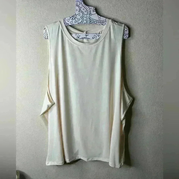 Fabletics Blake Dry-Flex Open Back Tankcream size 3X - Picture 1 of 4